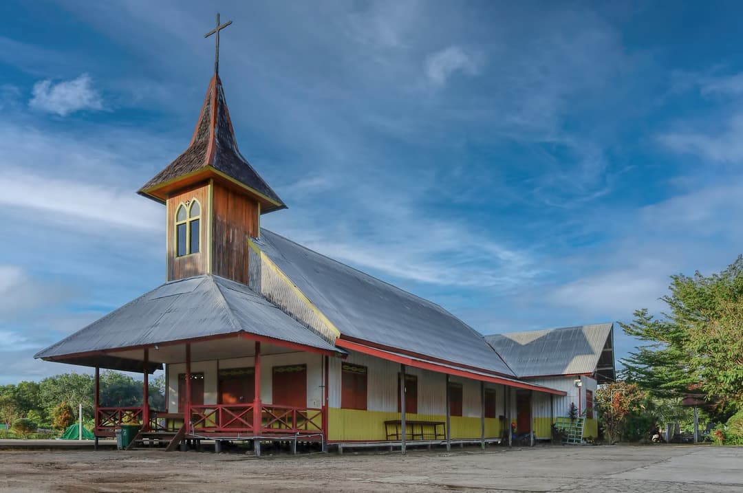 gereja-pertama-small